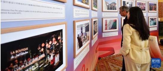 庆祝中法建交60周年图片展在巴黎举办