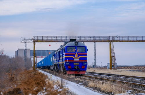 二连浩特口岸出入境流量创历史新高