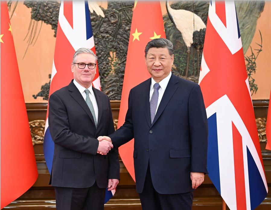 习近平会见英国首相斯塔默