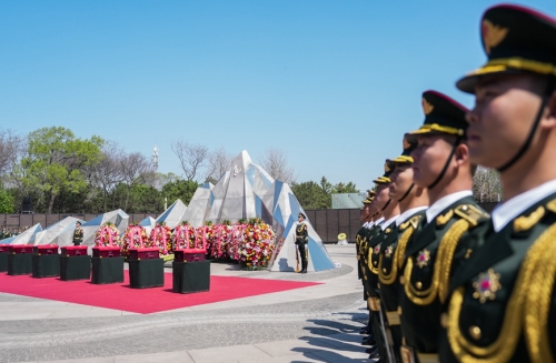 第十三批在韩中国人民志愿军烈士安葬仪式在沈阳举行